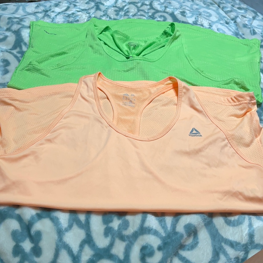 2 tank top perfect condition.